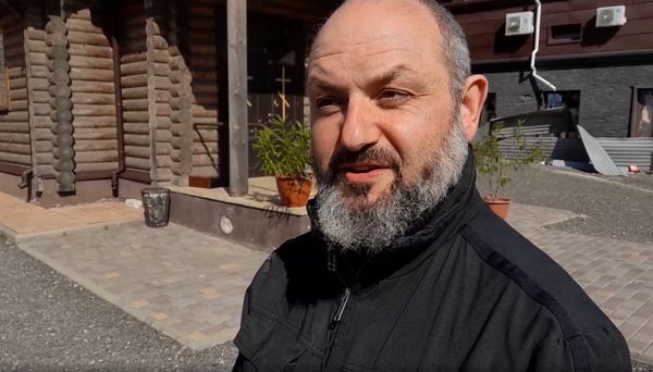 Священник храм Мариуполь Священник храм Мариуполь