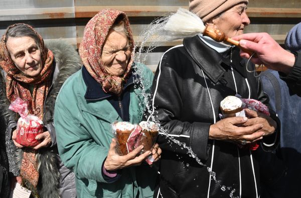 Празднование Пасхи в Мариуполе Празднование Пасхи в Мариуполе
