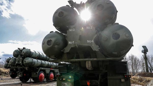 Новые расчеты С-400 заступили на первое боевое дежурство 