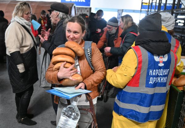 Центр гуманитарной помощи в Мариуполе Центр гуманитарной помощи в Мариуполе