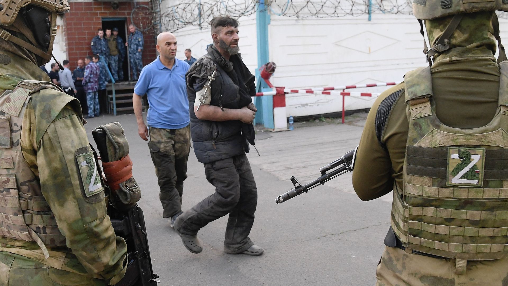 Сдавшихся в плен украинских военных и боевиков доставили в СИЗО в Еленовку - РИА Новости, 1920, 01.01.2024