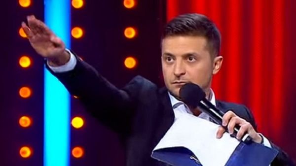 Зеленский зигующий фашистское приветствие