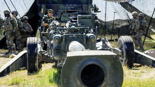 Учения НАТО Saber Strike 2016 в Эстонии, гаубица M777