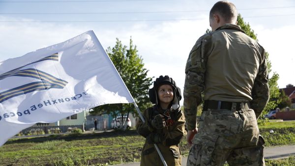 Мальчик Алеша два месяца встречает российских военных в Белгородской области