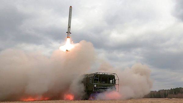 Работа ракетного комплекса Искандер по целям ВСУ Работа ракетного комплекса Искандер по целям ВСУ