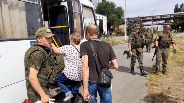 Северодонецк Азот  местные жители эвакуация  военнослужащие РФ ДНР ЛНР z автобус