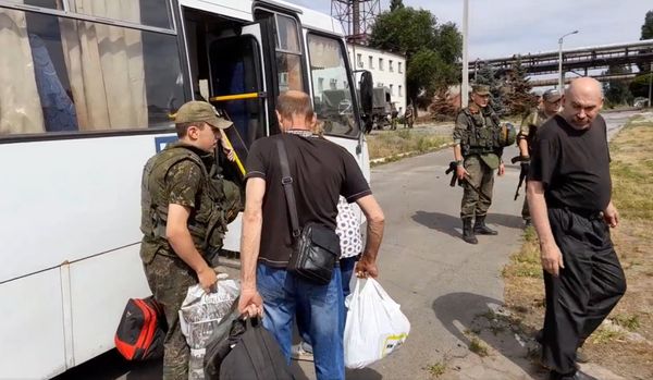 Северодонецк Азот  местные жители эвакуация  военнослужащие РФ ДНР ЛНР z автобус