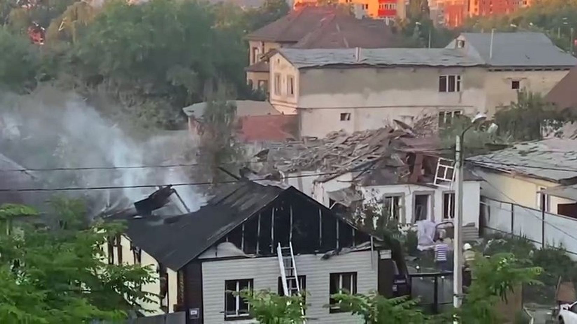 В Белгороде повреждены десятки домов вследствие ракетного удара ВСУ - РИА Новости, 1920, 04.07.2022