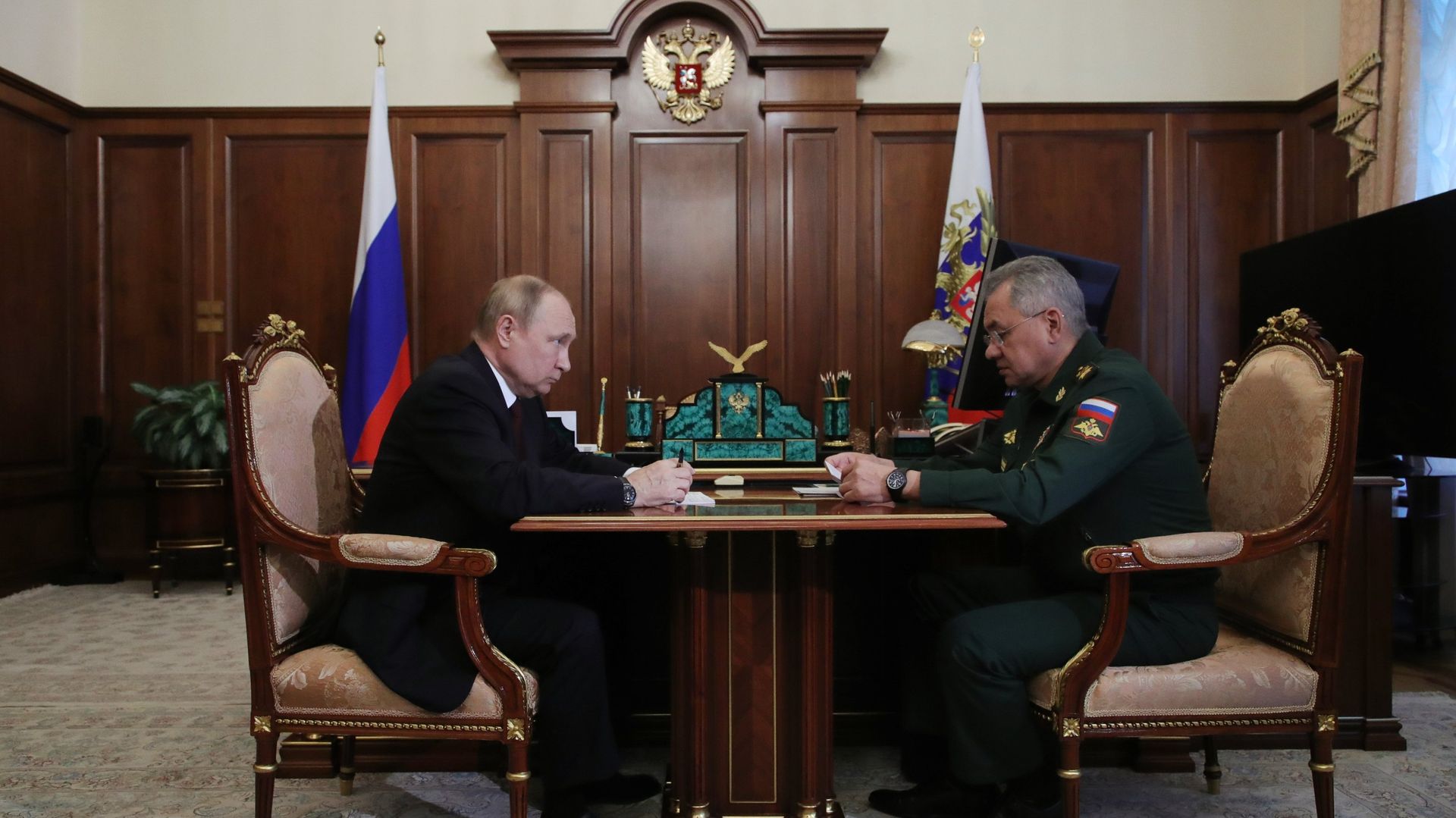Президент РФ В. Путин провел встречу с министром обороны РФ С. Шойгу - РИА Новости, 1920, 03.01.2023