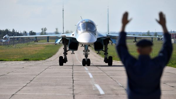 Самолеты-бомбардировщики Су-34 в зоне спецоперации
